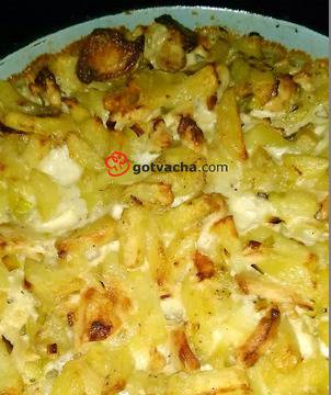 Картофи с пиле и сметана на фурна