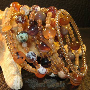 Уникална дамска гривна от естествени камъни – DM-2010