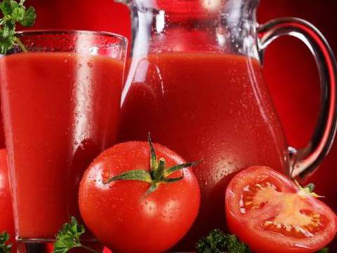 Само една чаша доматен сок на ден прави чудеса с организма Ви!