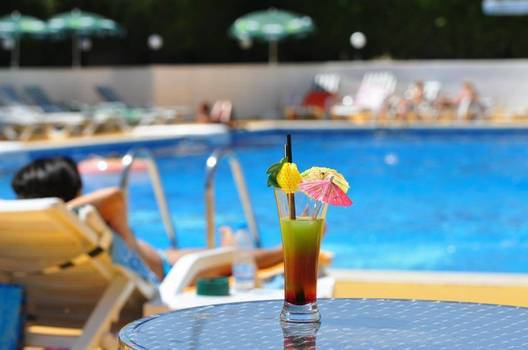 Как да се погрижим за косата и кожата след басейн! (Част I)