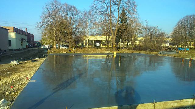 Индустриални подови настилки от шлайфан бетон и ресан бетон.