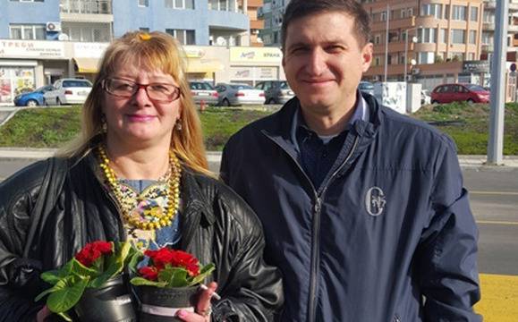 1000 цветя в саксии за бургазлийки