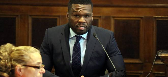 Фифти Сент даде показания пред съда.