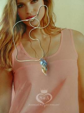 Верижка Със Стъклена Висулка Flirt