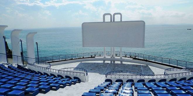 Вижте обновеното лятно кино в Поморие