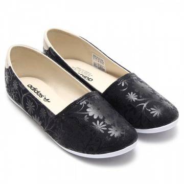 Adidas Adidrill – дамски обувки от флорален текстил в черно