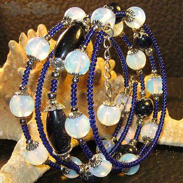 Уникална дамска гривна Авантюрин и Лунен камък – DM-2013