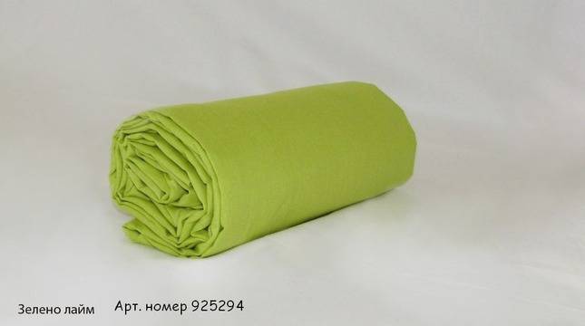 Светло зелен чаршаф за приста спалня и гигант