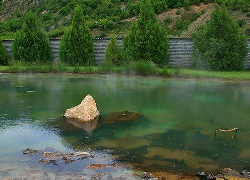 Искат минерална вода от Рупите за болнеолечение