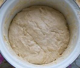 Вкусна и лесна и бърза рецепта за тесто с мая.