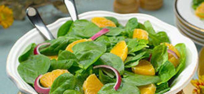 Екзотична салата от спанак