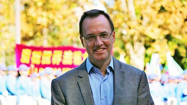 Австралийски депутат подкрепя делата срещу Дзян Дзъмин в Китай