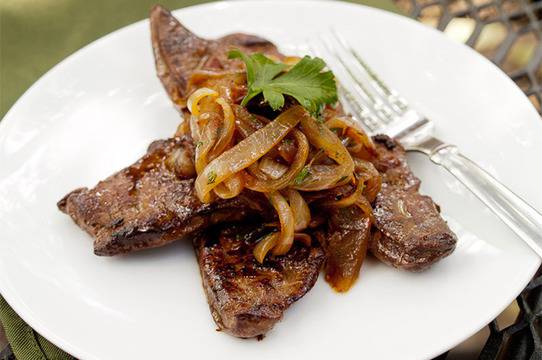 Свински дроб с лук