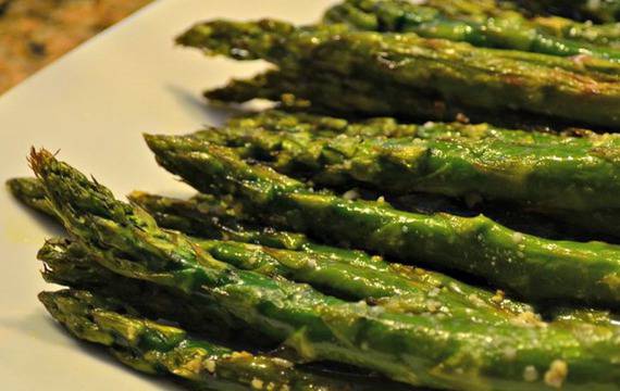Печени аспержи на фурна