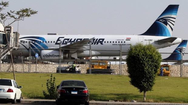 Отвлякоха самолет на Egypt Air