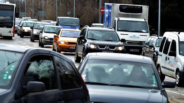 ХИТ в мрежата: Неизползването на мигачи не увеличава размера на половия ви орган