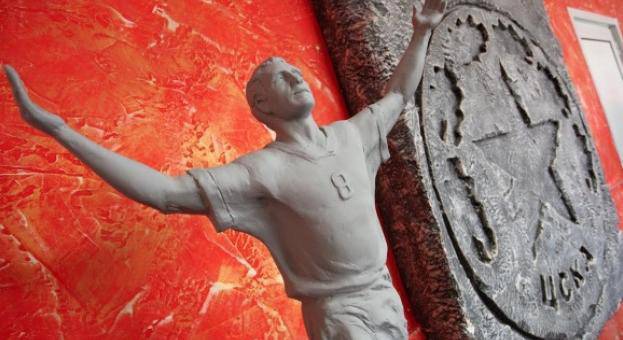 Статуята на Стоичков ще бъде открита на 20 май