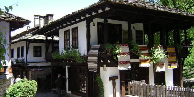 Българската седянка показват на туристите в Етъра през уикенда