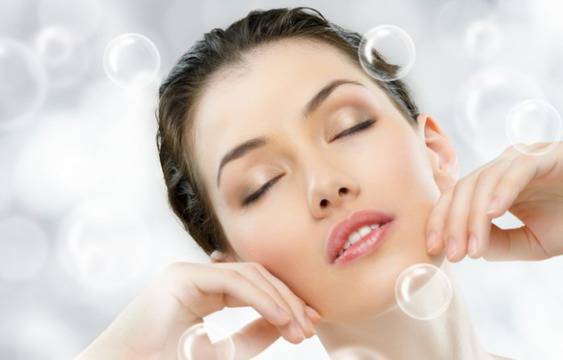 Колко често трябва да почистваме лицето си при козметик?