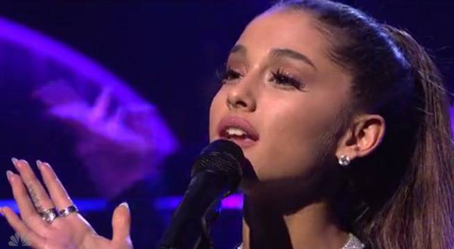 Ariana Grande – Dangerous Woman (SNL) 2016