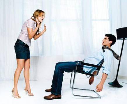 КАК ДА РАЗБЕРЕТЕ ДАЛИ ТОЙ ВИ ЛЪЖЕ С ПОМОЩТА НА ЕЗИКА НА ТЯЛОТО?