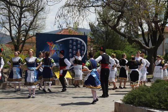 „Надиграй ме“ влиза в българските училища