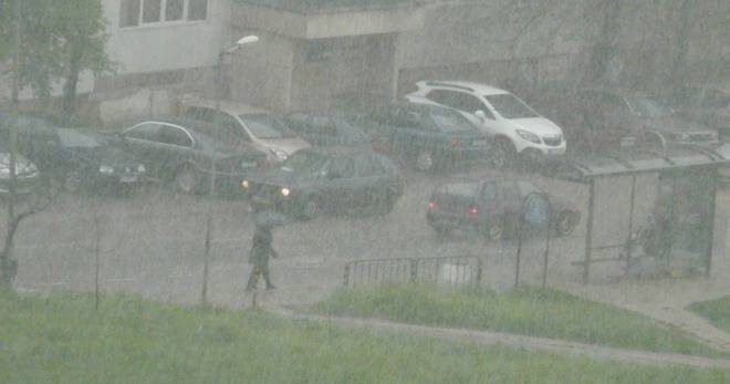 РЕКИ ПОТЕКОХА ВЪВ ВАРНА ОТ ПОРОЙНИЯ ДЪЖД RAZLICHNITENOVINIVSNIMKI НОВИНИТЕ САМО В СНИМКИ-РАЗЛИЧНИТЕ НОВИНИ