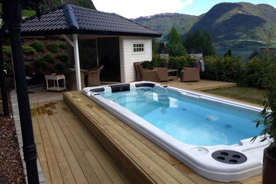 Градинско джакузи за плуване с намаление до края на м. Май!