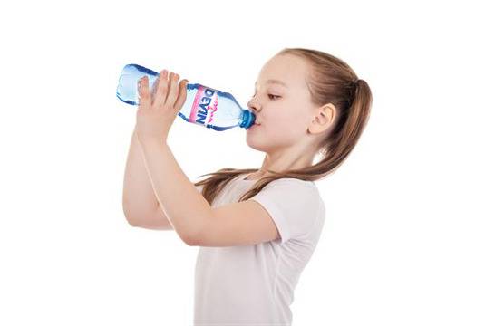 Пие ли детето ви достатъчно вода?
