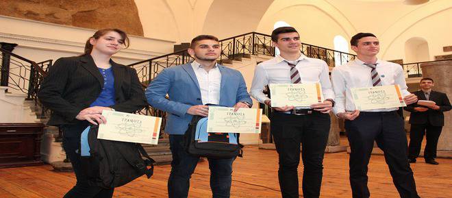 4 ученици ще представят България на Европейски конкурс за млади учени