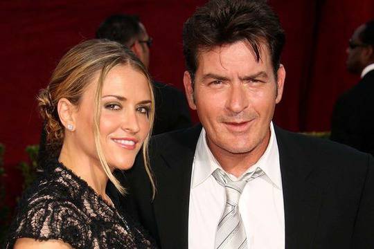 Чарли Шийн и отчаяните му съпруги