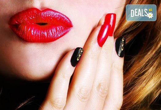 Маникюр с гел лак Bluesky с 4 декорации, студио Five