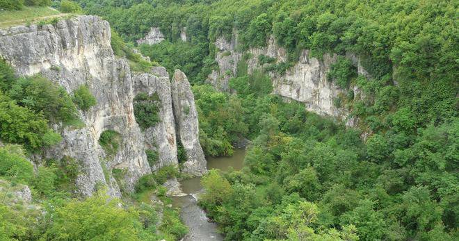 ОПАСНА ЗА ТУРИСТИТЕ Е КРАСИВАТА ЕМЕНСКА ЕКОПЪТЕКА RAZLICHNITENOVINIVSNIMKI НОВИНИТЕ САМО В СНИМКИ-РАЗЛИЧНИТЕ НОВИНИ