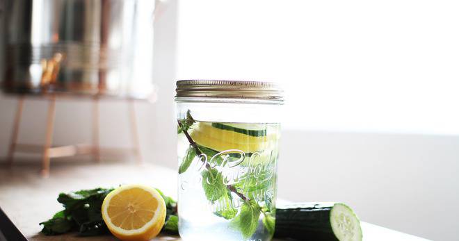 Направи си сам: Вода за детоксикация