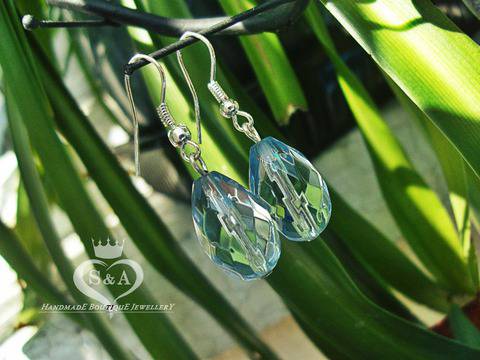 Обеци с Ефектни Фасетирани Кристали