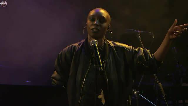 Laura Mvula - Same Old Mistakes (Tame Impala & Rihanna Cover) (In The Live Lounge) (Live) (2016)