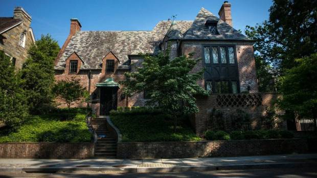 Обама сменя Белия дом за този дом