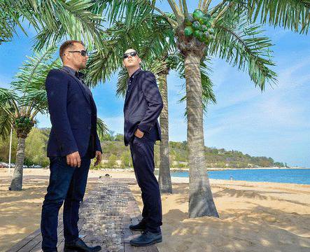 Зипо и Слаш вървят към върха с „ДжиДжи БиДжи“