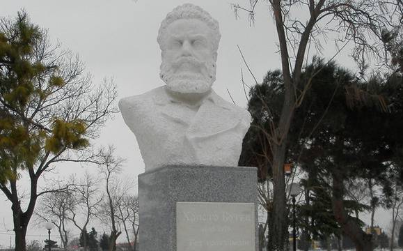 Ученици рецитират стихове на Ботев по случай 140 години от гибелта на поета