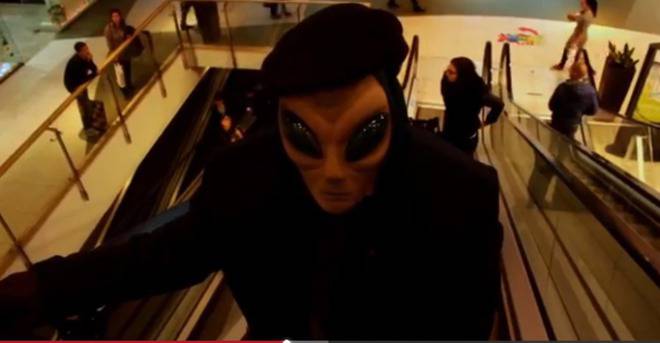 Извънземно вся паника в столичен мол!!!