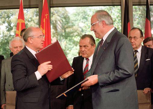 Получихме ГДР на цената на един сандвич