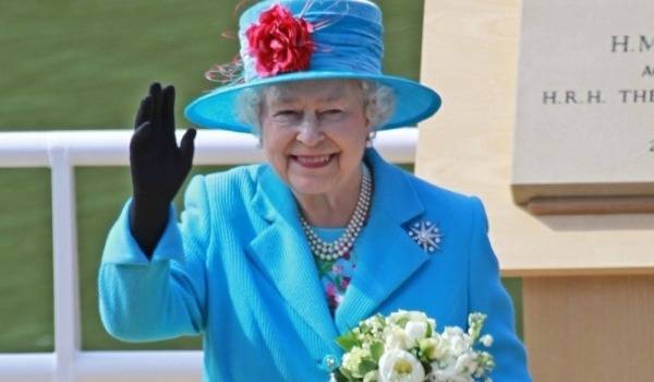 Честит рожден ден на кралица Елизабет – С военен парад отбелязват рождения ден на Елизабет II