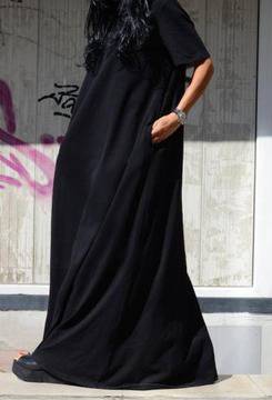 Дизайнерска дълга рокля с къс ръкав