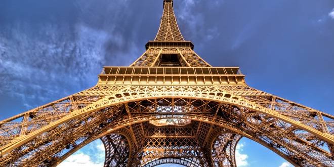 Хотел в Айфеловата кула