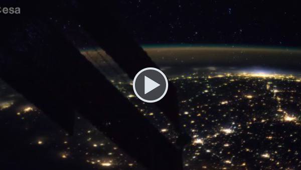 Вижте уникални кадри на Северното сияние, заснети от Космоса