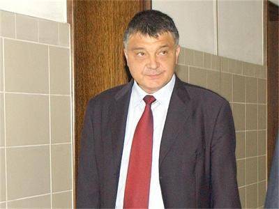 Инвестбанк: Свинаров се извини в съда на Петя Славова