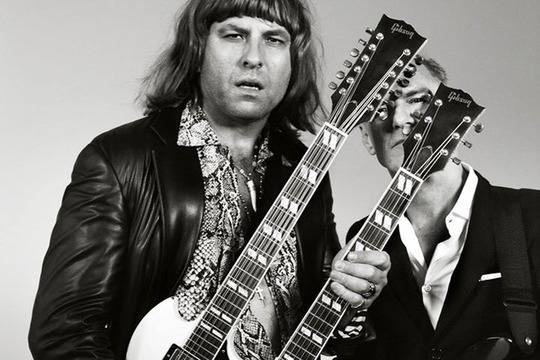 Дейвид Уолямс в смешен клип на Брайън Адамс