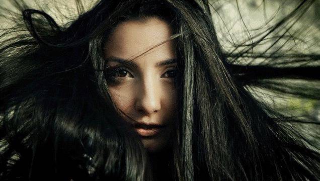 Християна Лоизу дебютира с песента Phoenix