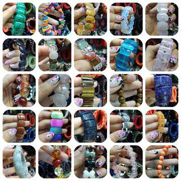 Гривни от естествени камъни