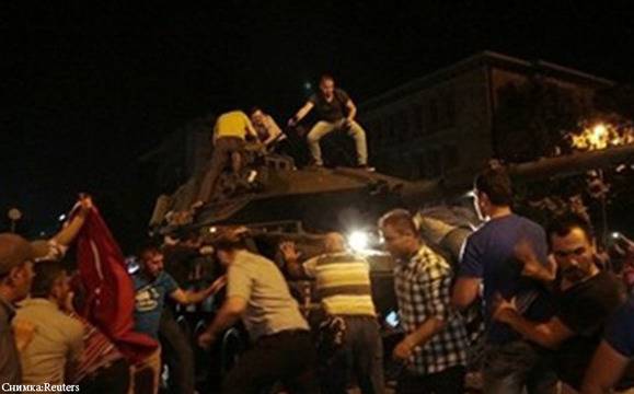 Последни данни: 90 души са загинали, а 1154 са били ранени при опита за преврат в Турция